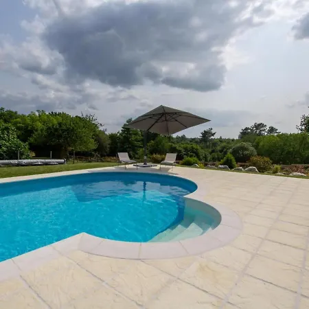 Maison Authentique Avec Piscine, Etang Privatif Et Confort Moderne En Dordogne - Fr-1-616-332 *