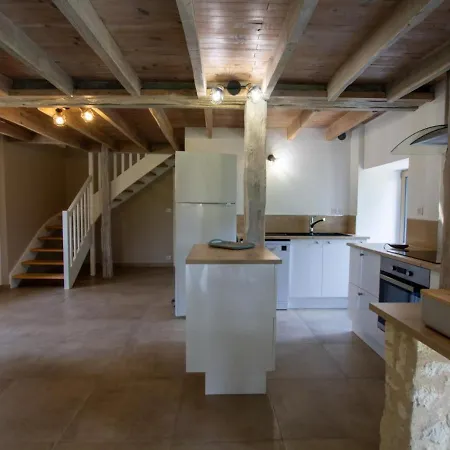 Maison Authentique Avec Piscine, étang Privatif Et Confort Moderne En Dordogne - Fr-1-616-332 * Agonac