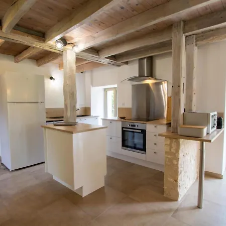 Дом отдыха Grande Maison Avec Piscine Et Etang Prive, Proche De Brantome - Fr-1-616-332